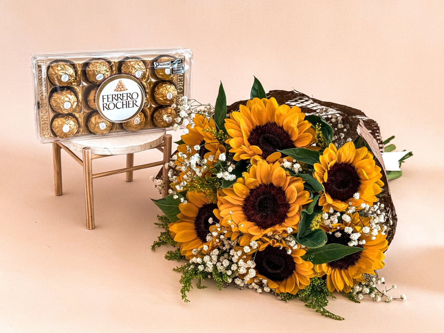 Imagem principal do produto Buquê 8 Girassóis & Ferrero Rocher